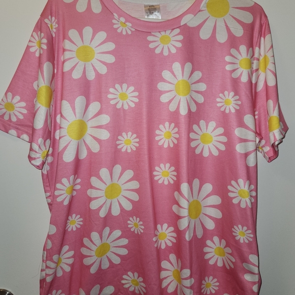 Tops - Pink Floral Short Sleeve Tee with Daisy Pattern